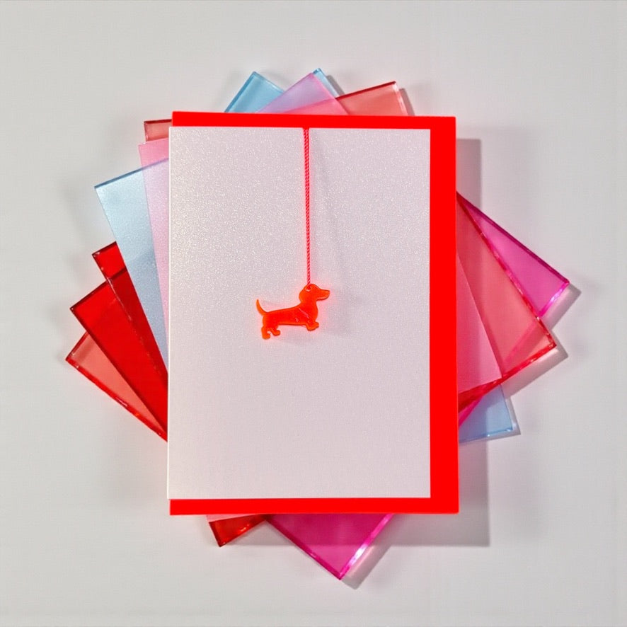 Pendez-moi heureux * Petit Saucisse rouge fluo