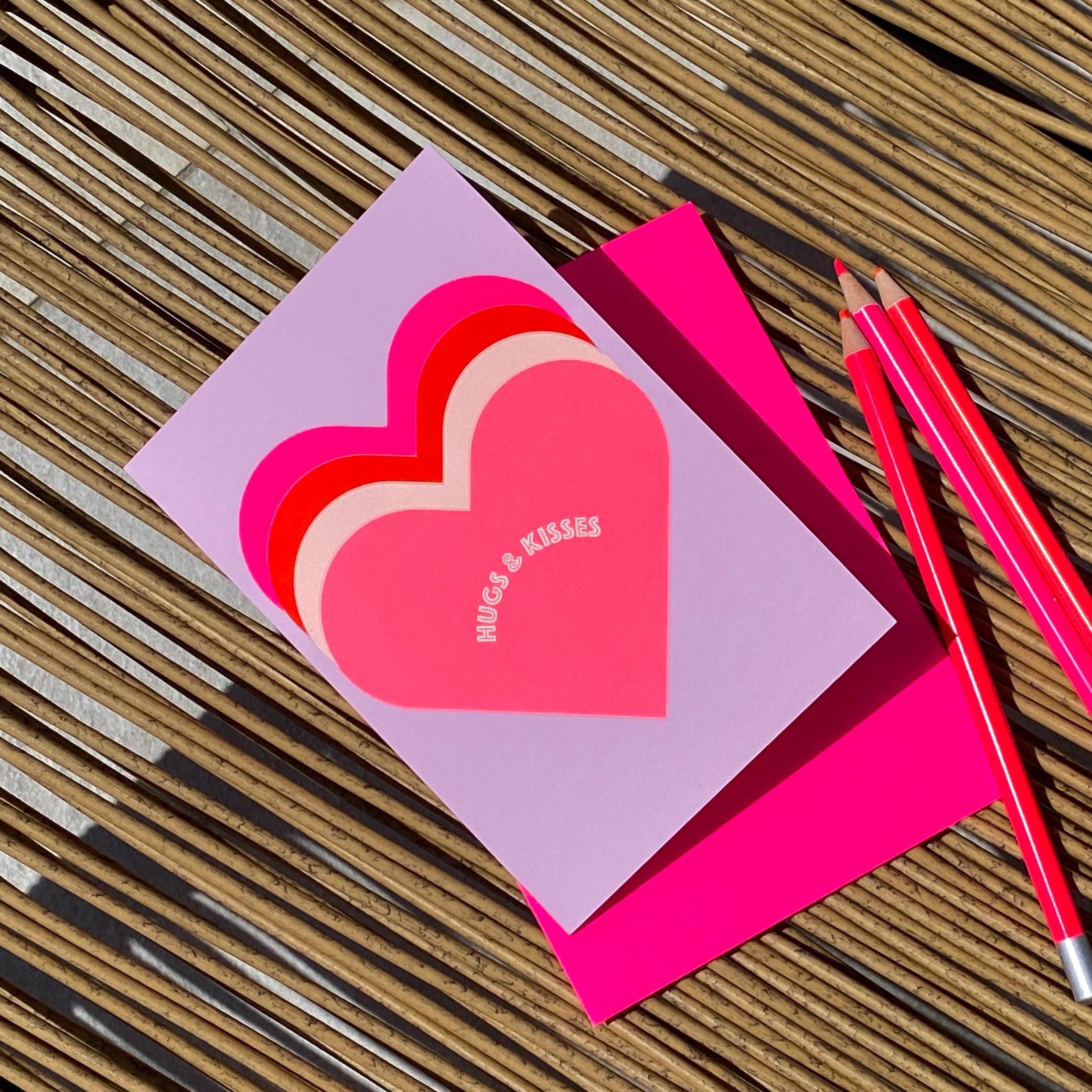 Hugs & kisses flieder