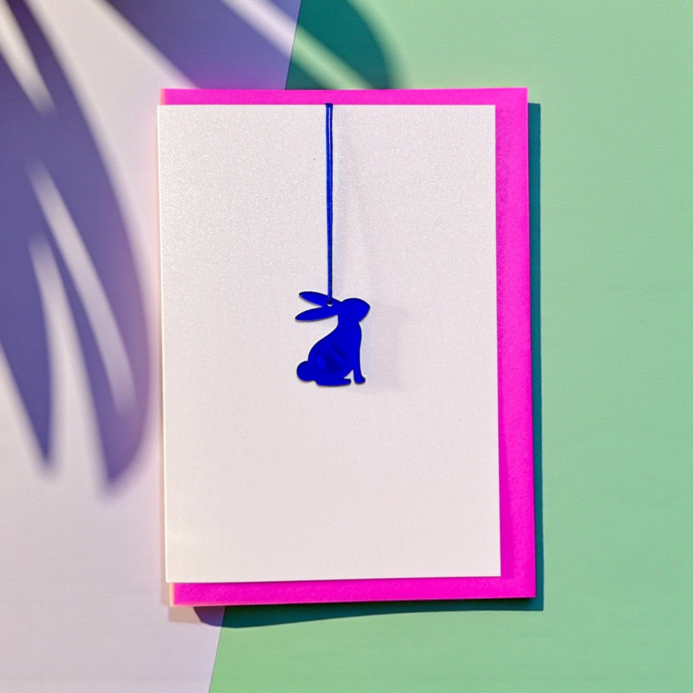 Hang Me Happy * Lapin magenta néon