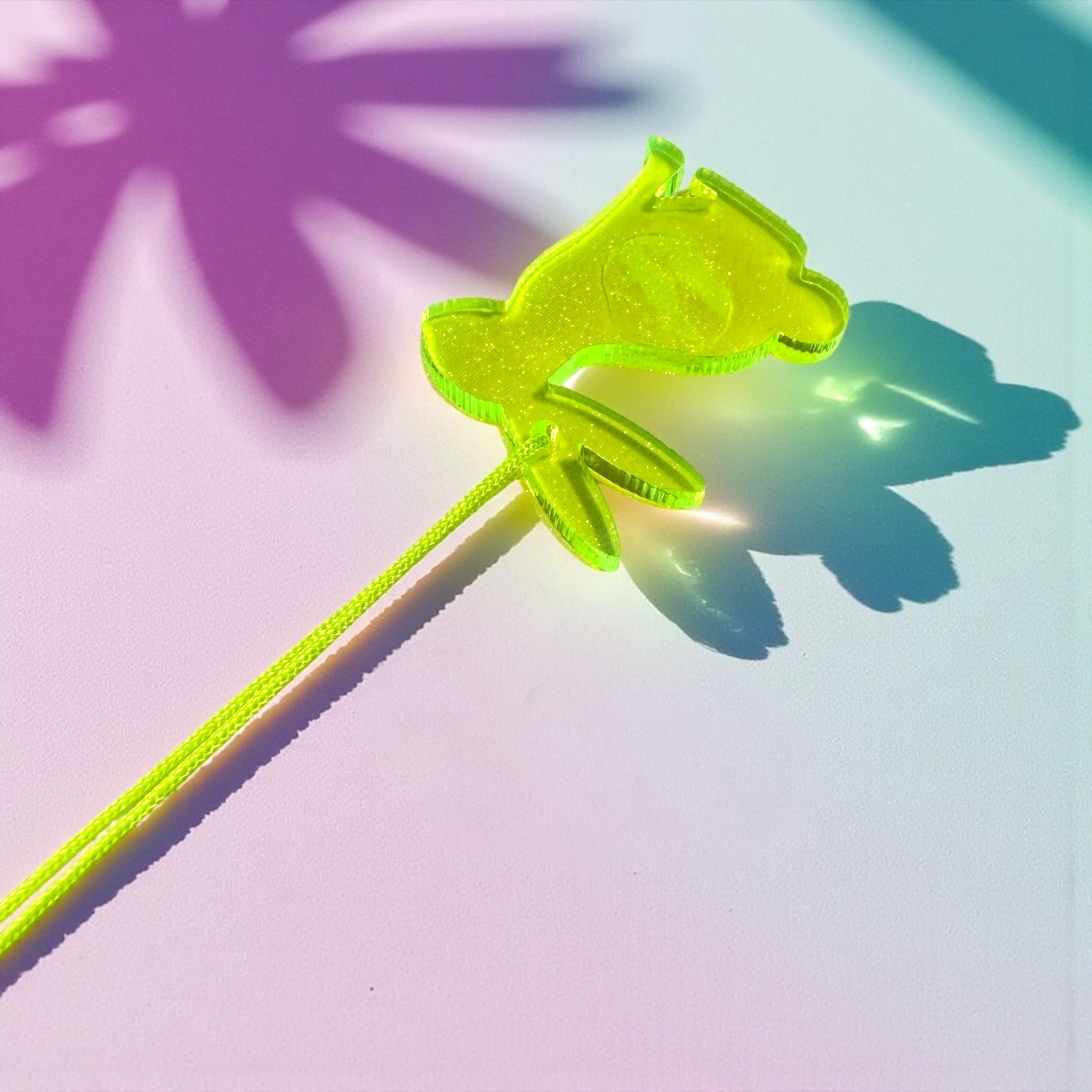 Hang Me Happy * Lapin jaune fluo