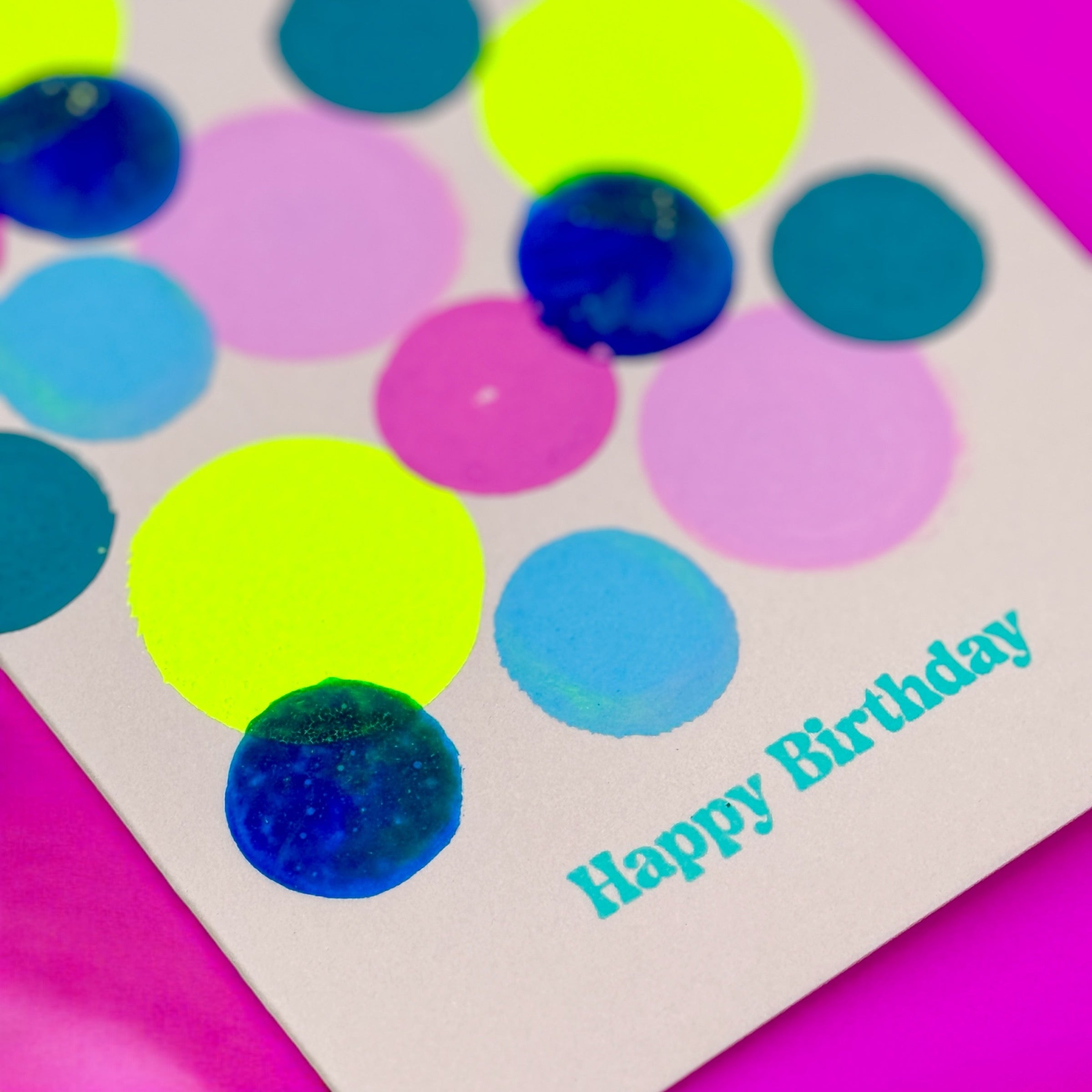 Éclaboussure d'anniversaire Violette