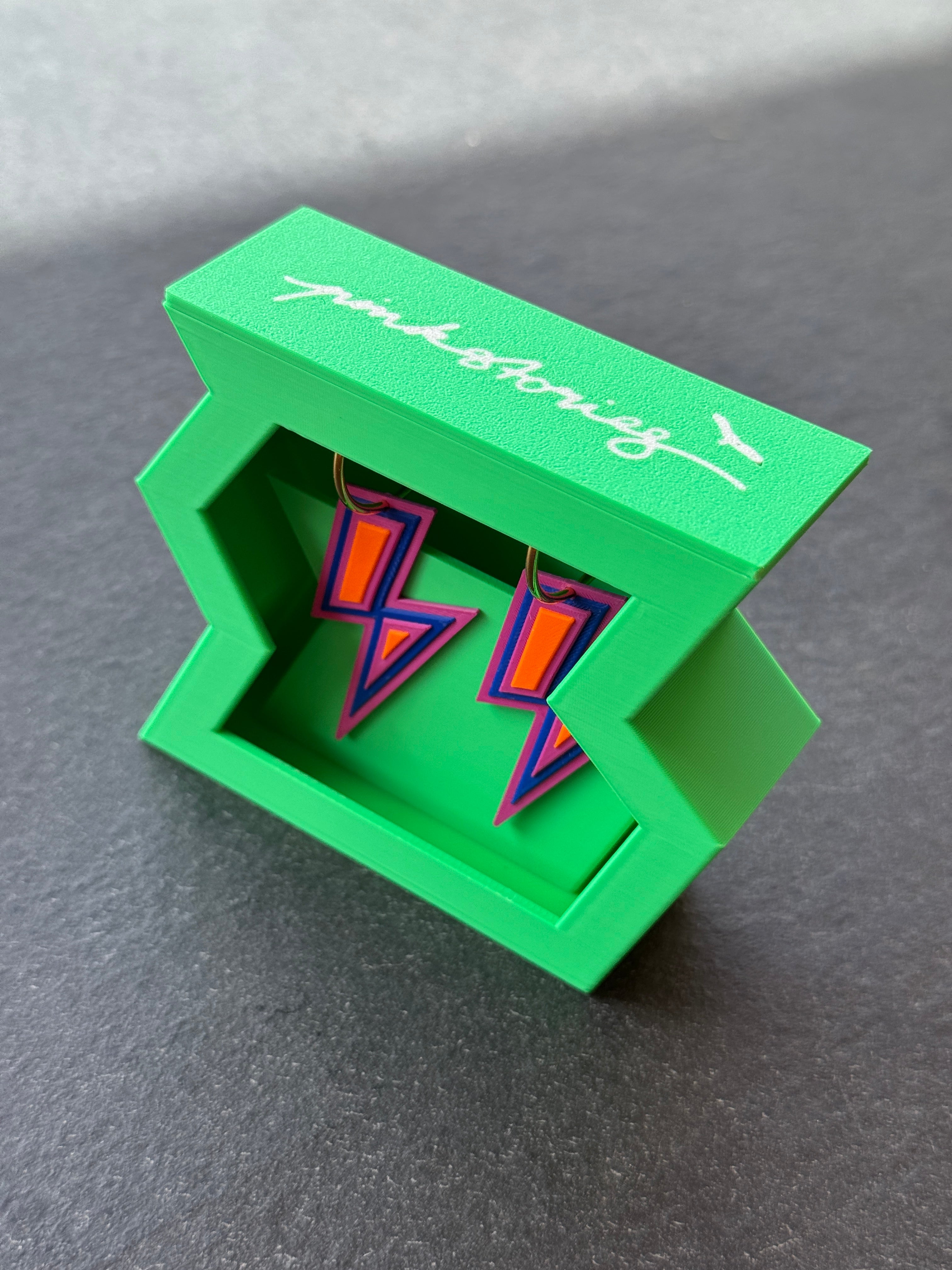 FLASH! electric green