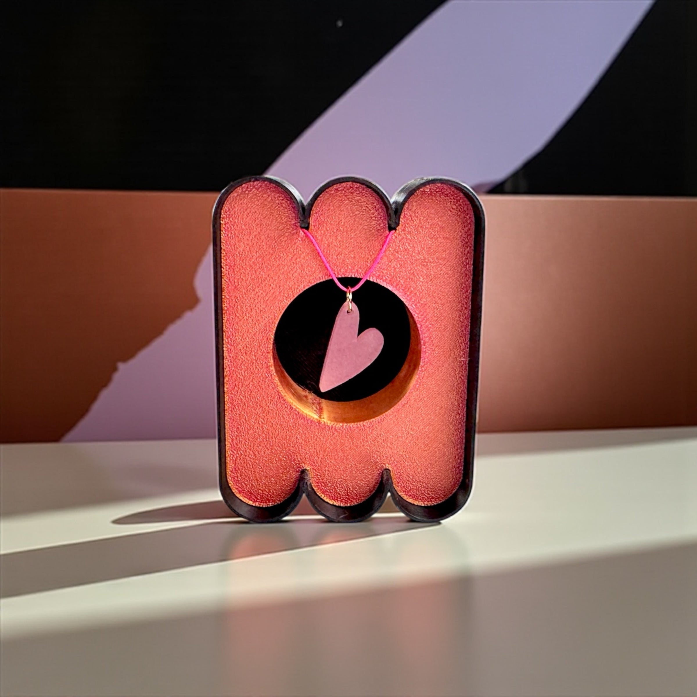 BATTEMENT DE CŒUR * Chaîne en mode sombre